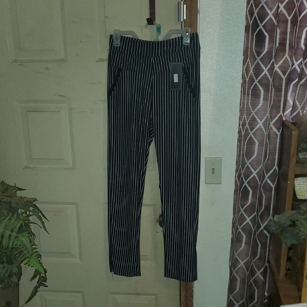 Large Striped Black Leggings